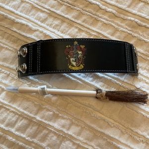 HARRY POTTER Gryffindor bracelet and pen
